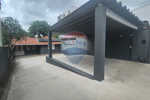 Venda-Casa-Rua Expedicionário Basílio Zecchin Júnior , 252  - próximo cartório eleitoral  - Centro , Bragança Paulista , São Paulo , 12914020-690041001-110