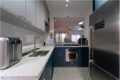 Venda-Casa de Condomínio-Rua Alessandro di Berardo , 1900  - Condomínio Casas da Toscana  - Medeiros , Jundiaí , São Paulo , 13.212-448-690591032-74