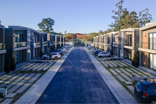 Venda-Casa de Condomínio-Estrada. Soberana , 370  - Próximo ao Centro da Cidade.  - Marmeleiro , Atibaia , São Paulo , 12949-260-690471020-51