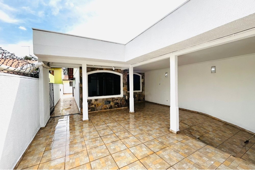 Casa à venda com 2 quartos, 150m² - Foto 2