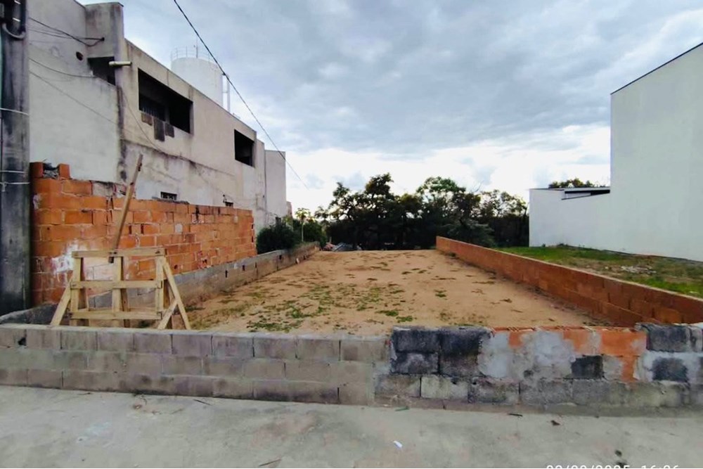 Terreno à venda, 162m² - Foto 1