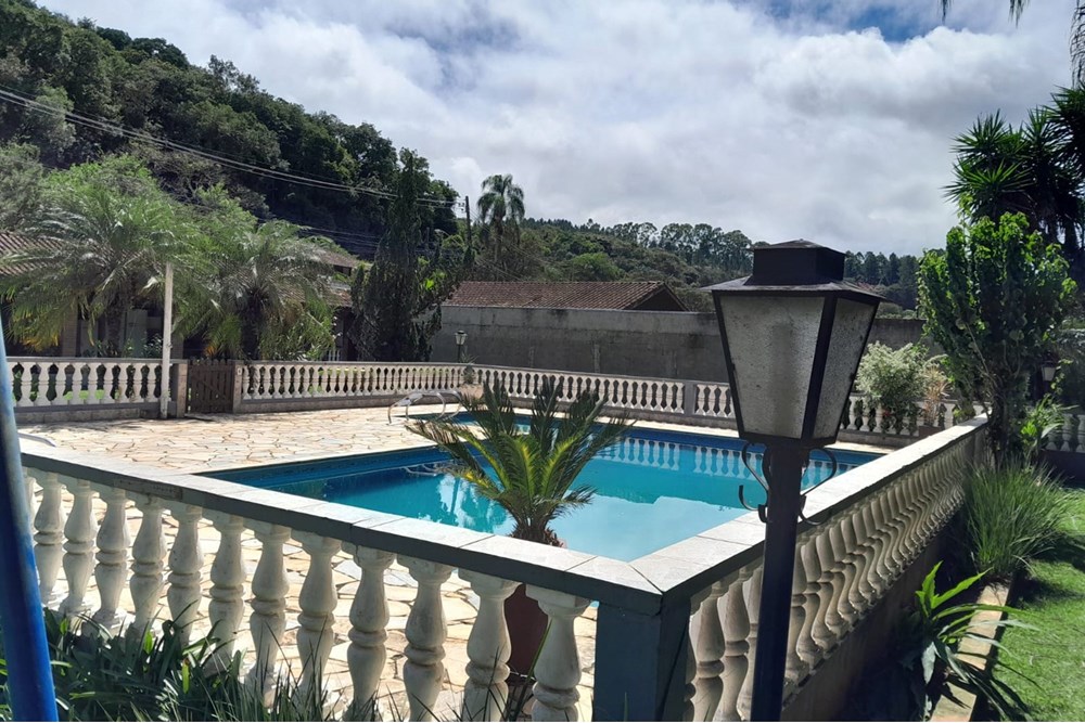 Chácara à venda com 1 quarto, 2499m² - Foto 1