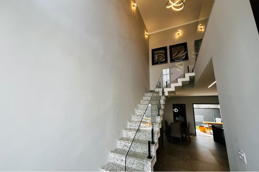 Apartamento à venda com 3 quartos, 150m² - Foto 3