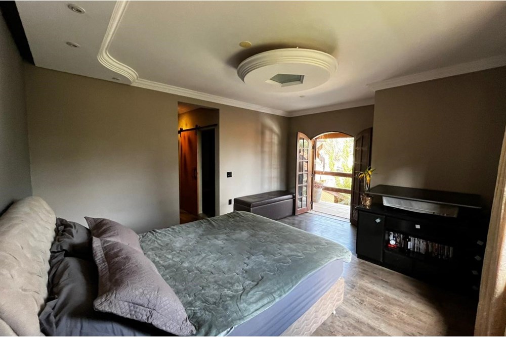 Chácara à venda com 4 quartos, 220m² - Foto 36
