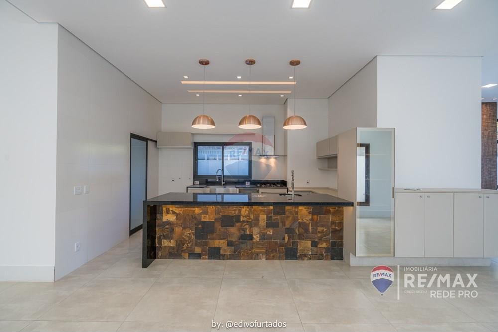 Casa de Condomínio - Alugar - Valinhos , São Paulo - EDI08901EDIVO FURTADO SILVA - RG98002306922 SSPCE - REMAX REDE PRO - 690851099-10 - RESERVA COLONIAL - ROMULO E ELISA_.jpg - 690851099-10