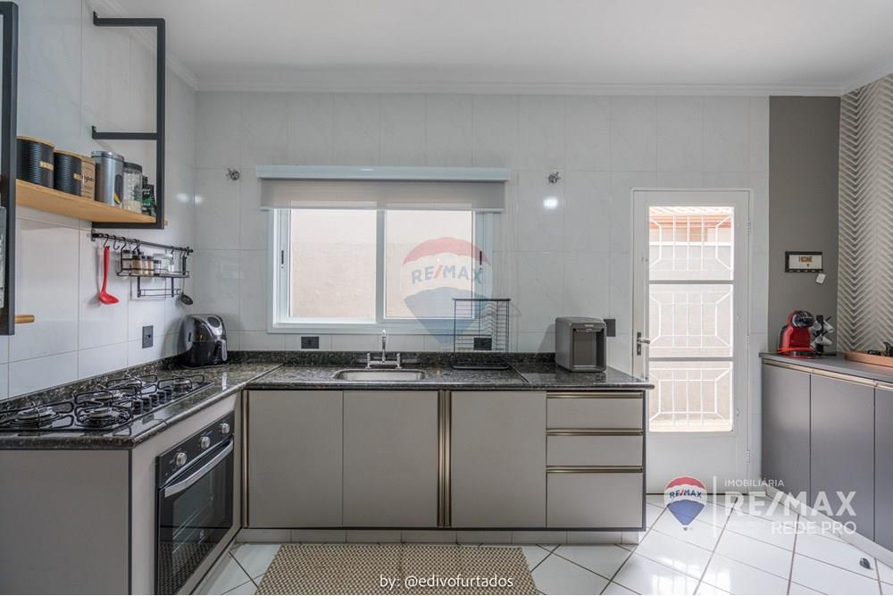 Casa - Venda - Valinhos , São Paulo - EDI09677EDIVO FURTADO SILVA - RG98002306022 SSPCE - CLAUDETE CAIM - PARQUE DAS COLINAS - REMAX REDE PRO - 690851008-547.jpg - 690851008-547