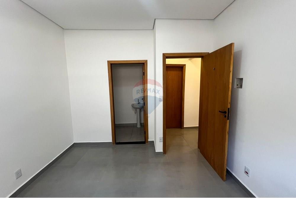 Cj. Comercial/ Sala - Alugar - Bragança Paulista , São Paulo - IMG-20251006-WA0058.jpg - 690041127-53