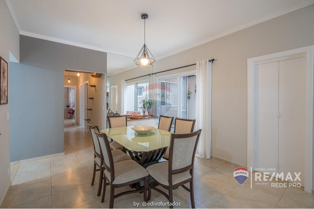 Casa - Venda - Valinhos , São Paulo - EDI09681EDIVO FURTADO SILVA - RG98002306022 SSPCE - CLAUDETE CAIM - PARQUE DAS COLINAS - REMAX REDE PRO - 690851008-547.jpg - 690851008-547