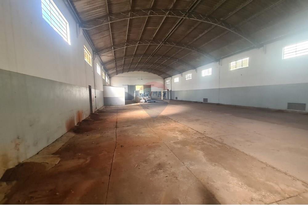 Depósito-Galpão-Armazém para alugar, 600m² - Foto 35