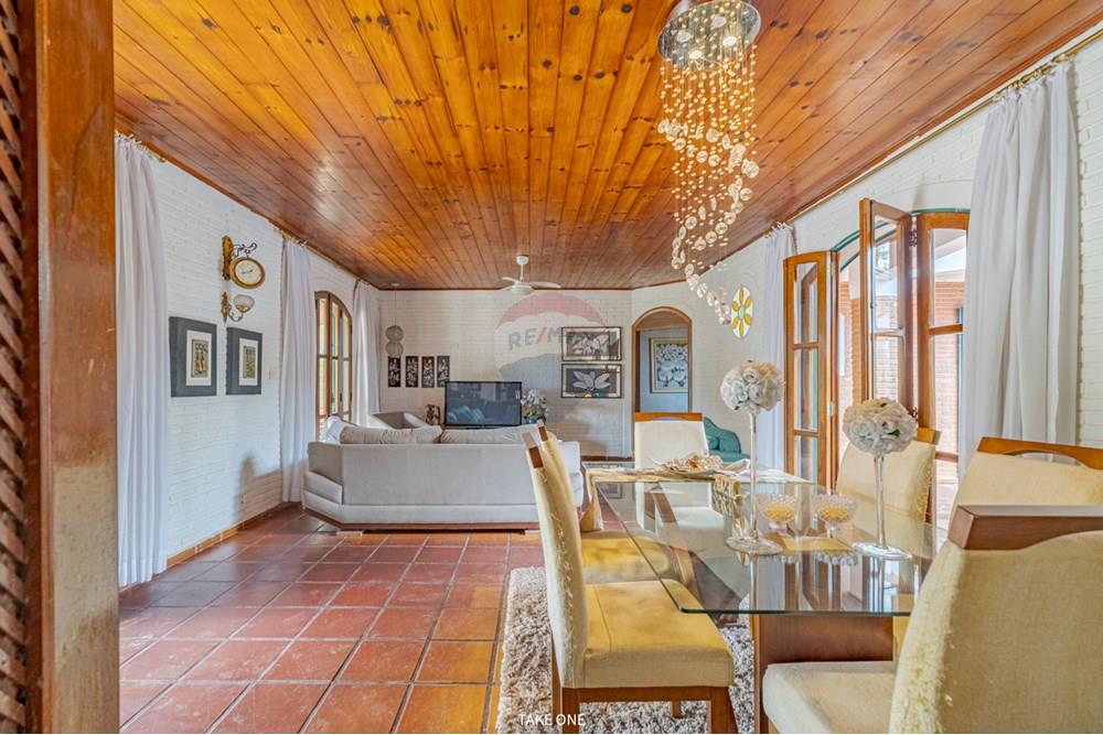 Casa - Venda - Americana , São Paulo - Casa à venda na Praia dos Namorados em Americana com acesso à represa, casa de barcos, piscina,  (12).jpg - Sala de estar - 690231077-36