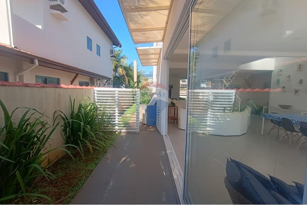 Casa - Venda - Bertioga , São Paulo - casa-com-6-suítes_a-venda-no-Indaiá-Bertioga-remax-690341032-30-corretor-Edivaldo-Santos-foto081.jpg - Quintal - 690341032-30