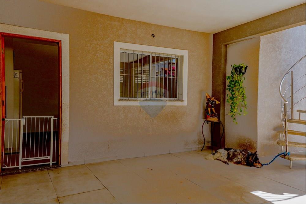 Casa - Venda - Atibaia , São Paulo - 2 - Sobrado de Esquina com 3 Quartos e 3 Vagas de Garagem.jpg - 690921092-5