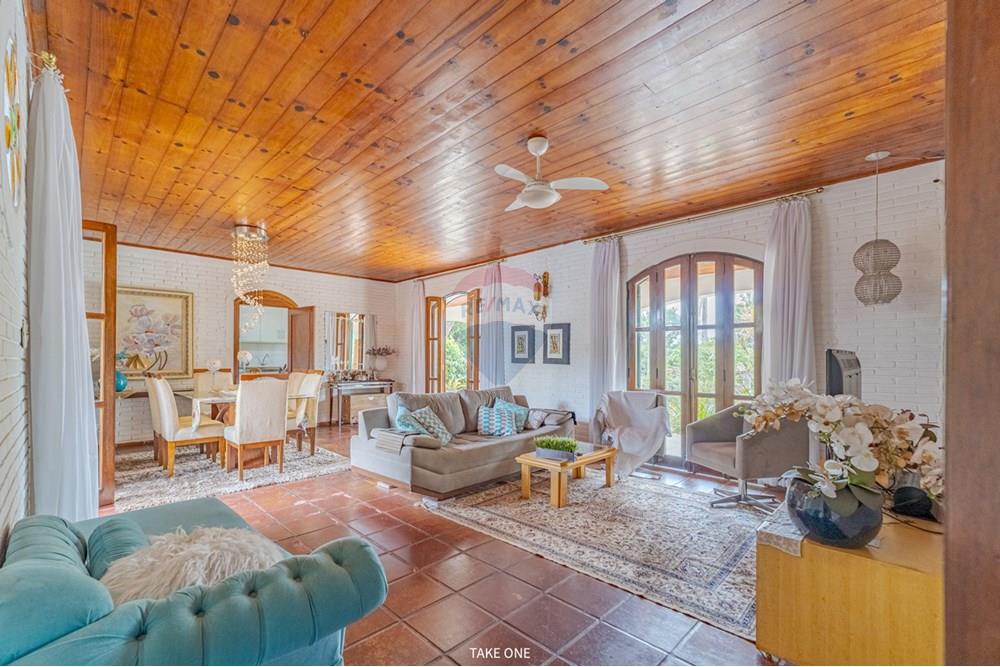 Casa - Venda - Americana , São Paulo - Casa à venda na Praia dos Namorados em Americana com acesso à represa, casa de barcos, piscina,  (14).jpg - Sala de estar - 690231077-36