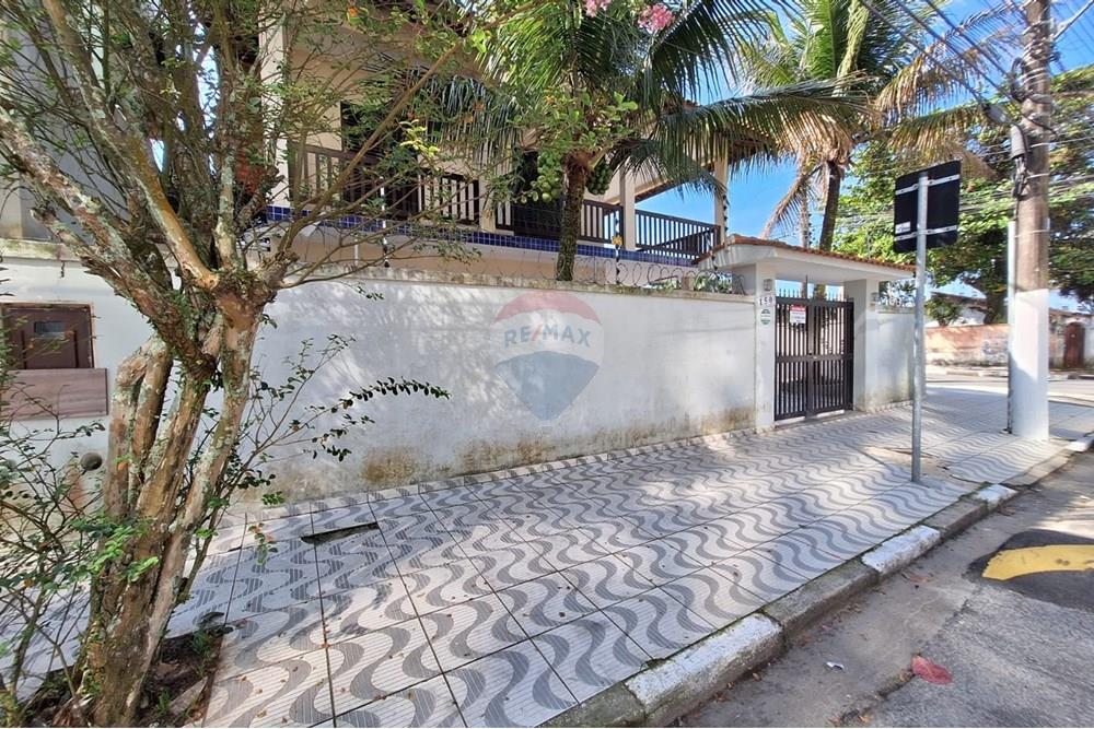 Sobrado - Venda - Bertioga , São Paulo - sobrado-a-venda-no-centro-de-bertioga-com-3-quartos-e-1-suites-50m-da-praia-remax-.690341014-14-corretora-paula-jacometti-foto1. - Fachada - 690341014-14
