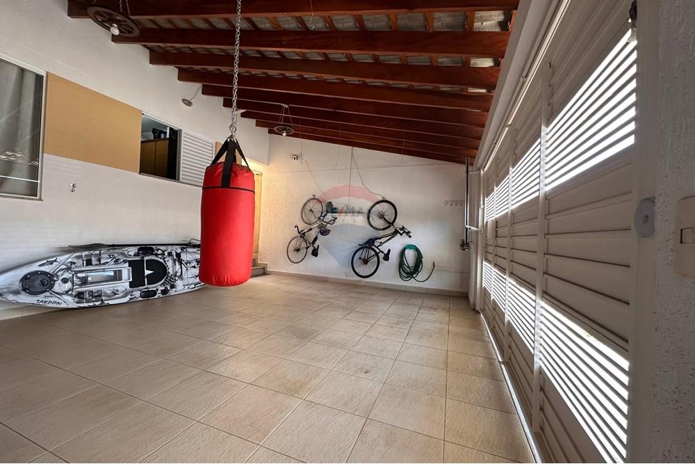 Casa - Venda - Bragança Paulista , São Paulo - WhatsApp Image 2025-10-24 at 4.jpeg - Garagem - 690041112-7