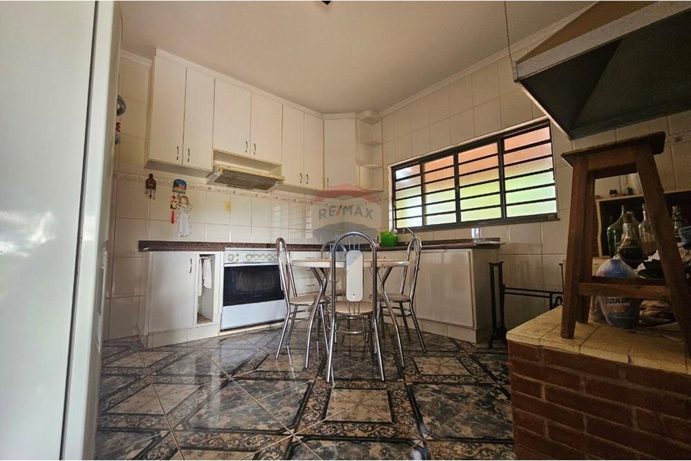 Chácara / Sítio / Fazenda - Venda - Itapira , São Paulo - photo_2025-06-17_17-52-57 (3).jpg - Cozinha - 690291048-31