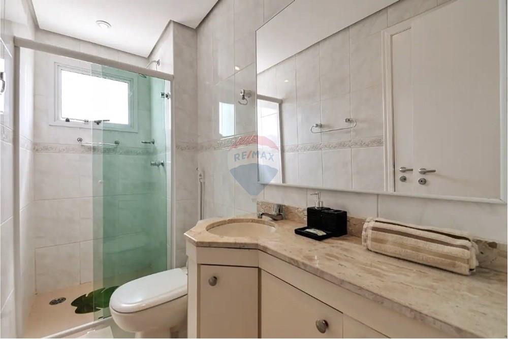 Apartamento - Venda - Guarujá , São Paulo - banheiro com box e utensilios.jpg - 690981026-603