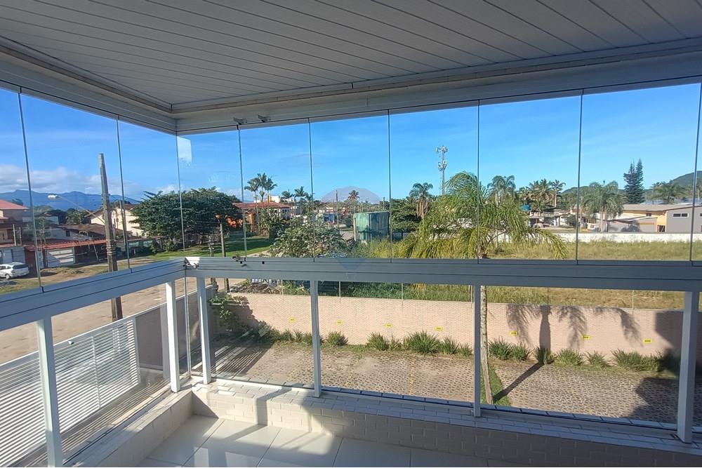 Apartamento - Venda - Bertioga , São Paulo - apartamento-pe-na-areia-com-3-quartos_a-venda-no-Indaia-Bertioga-remax-690341032-28-corretor-Edivaldo-Santos-foto55.jpg - Varanda - 690341032-29