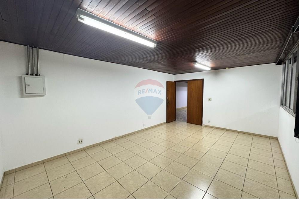 Casa Comercial - Alugar - Bragança Paulista , São Paulo - WhatsApp Image 2025-03-24 at 10.47.44 (1).jpeg - 690041127-26