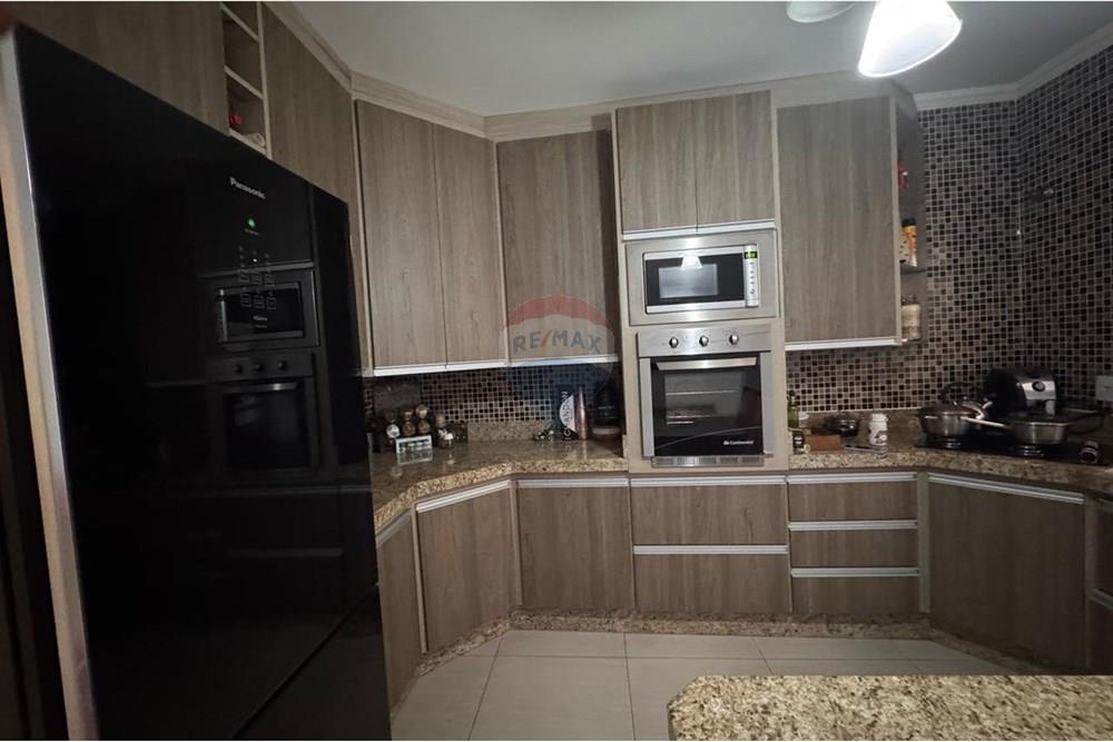 Casa de Vila - Venda - Bragança Paulista , São Paulo - WhatsApp Image 2025-04-28 at 11.56.21.jpeg - 690041160-14