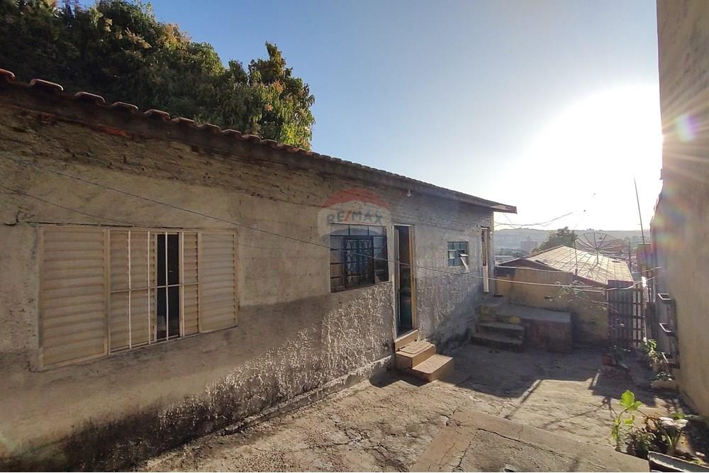 Casa à venda com 3 quartos, 324m² - Foto 11