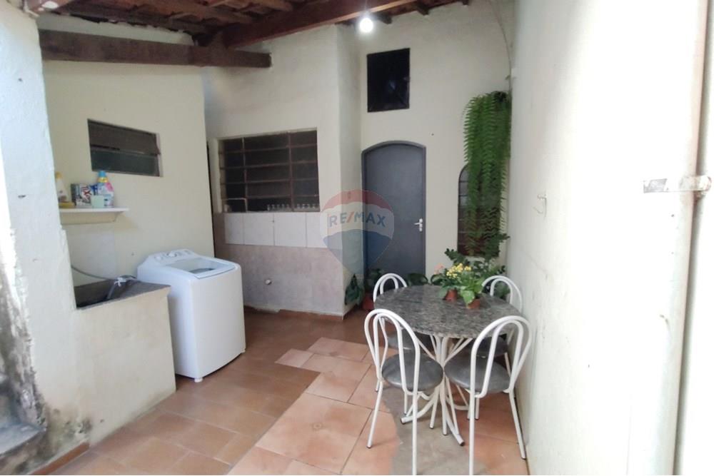 Casa à venda com 3 quartos, 324m² - Foto 14