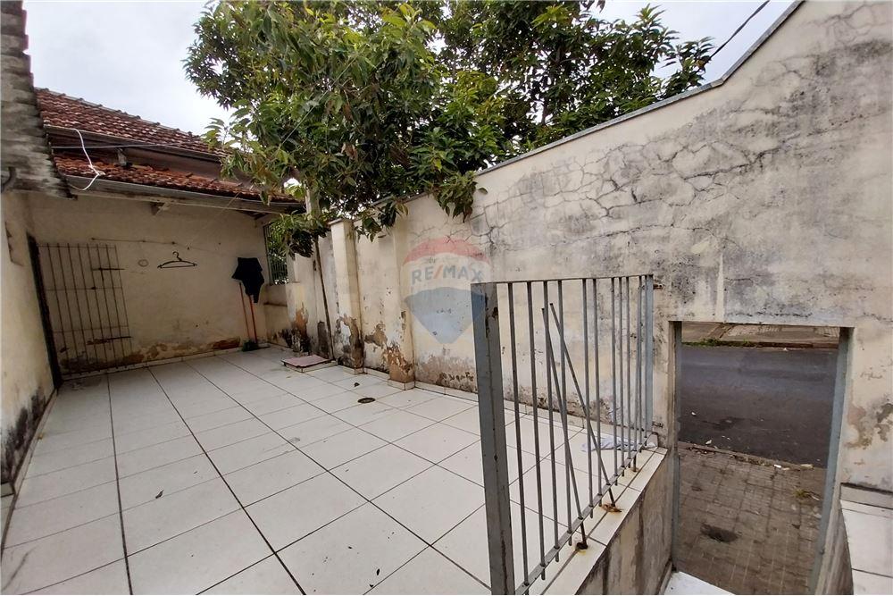 Casa - Venda - Piracicaba , São Paulo - Quintal e Saída para a Rua São Francisco de Assis - Quintal - 690781032-400