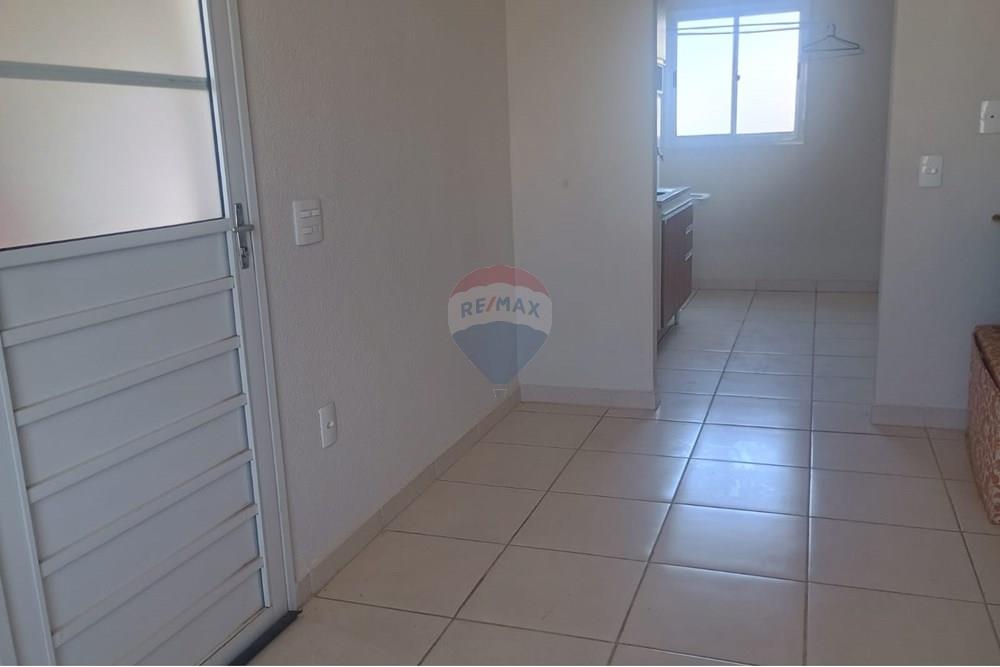Casa à venda com 2 quartos, 45m² - Foto 9