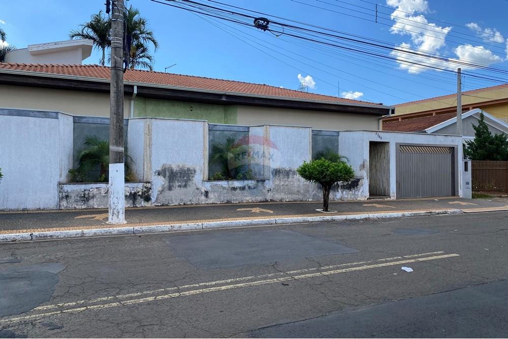 Casa - Venda - Americana , São Paulo - 936A53C9-51E6-4D25-AD28-A28A52452729.JPG - Fachada - 690231025-222