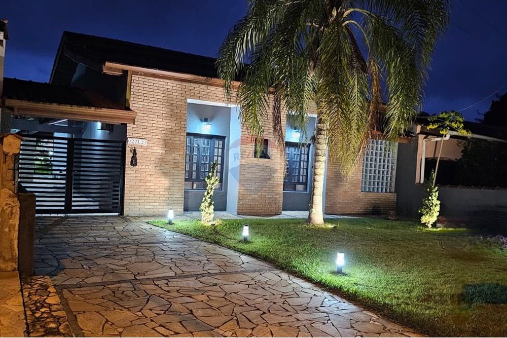Casa de Condomínio - Venda - Bertioga , São Paulo - casa-4-quartos-morada-da-praia-rua-brava-sergio-prado-corretor-remax-vista-linda-foto-2.jpg - 690341038-2