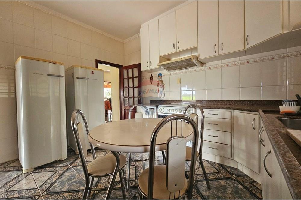 Chácara / Sítio / Fazenda - Venda - Itapira , São Paulo - photo_2025-06-17_17-52-57 (4).jpg - Cozinha - 690291048-31