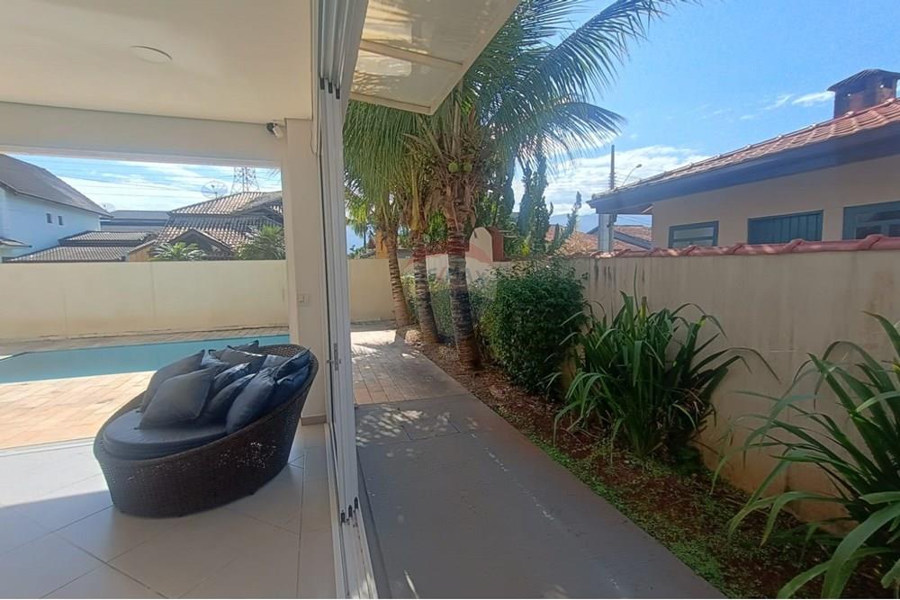 Casa - Venda - Bertioga , São Paulo - casa-com-6-suítes_a-venda-no-Indaiá-Bertioga-remax-690341032-30-corretor-Edivaldo-Santos-foto082.jpg - Quintal - 690341032-30