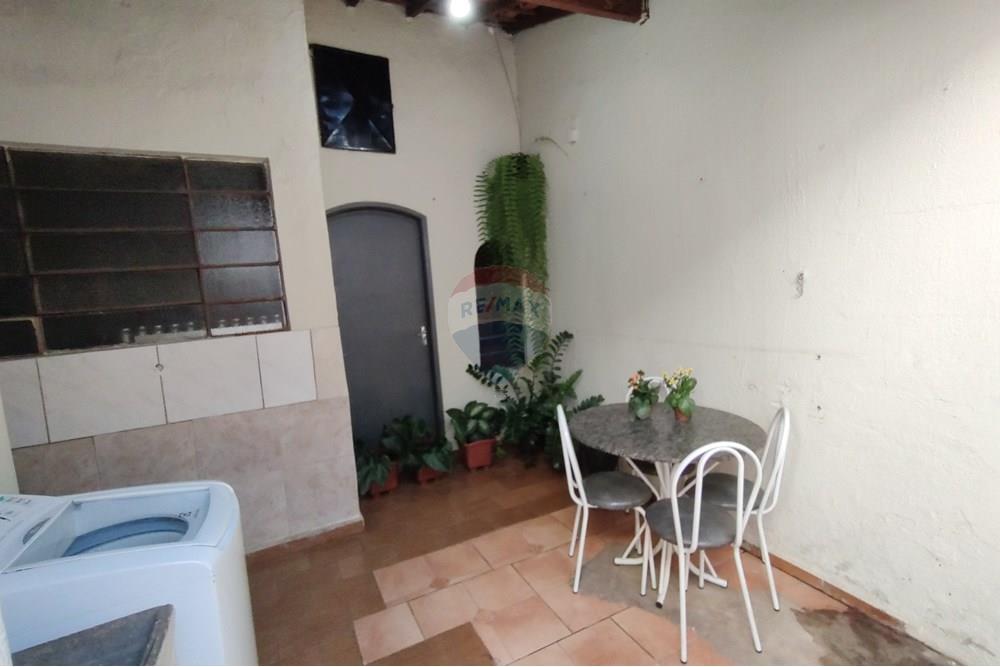 Casa à venda com 3 quartos, 324m² - Foto 15