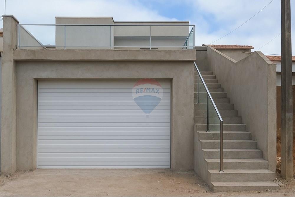 Terreno - Venda - Bragança Paulista , São Paulo - Estrutura de garagem e porta pedonal escada lateral  branco .jpg - 690141085-20