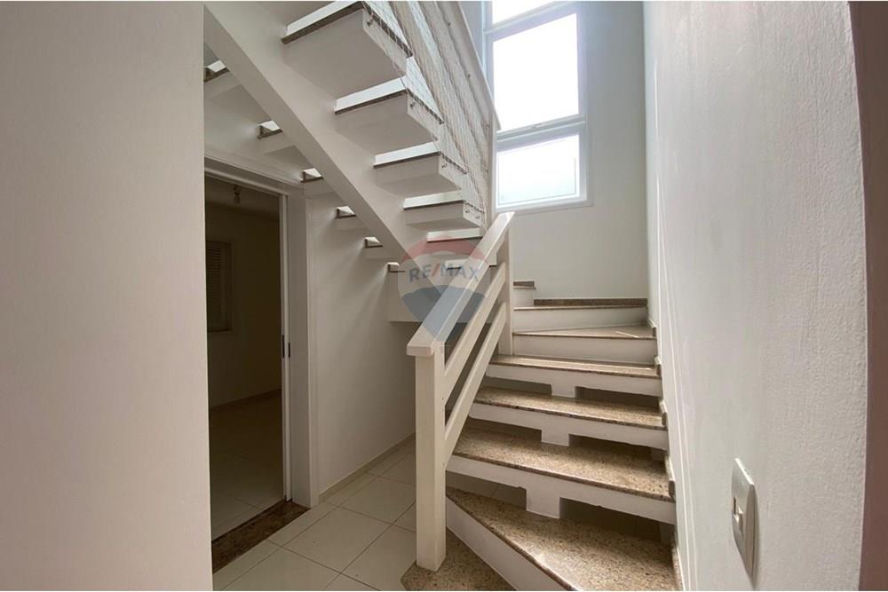 Casa de Condomínio - Alugar - Vinhedo , São Paulo - escadas.jpg - 690941020-77