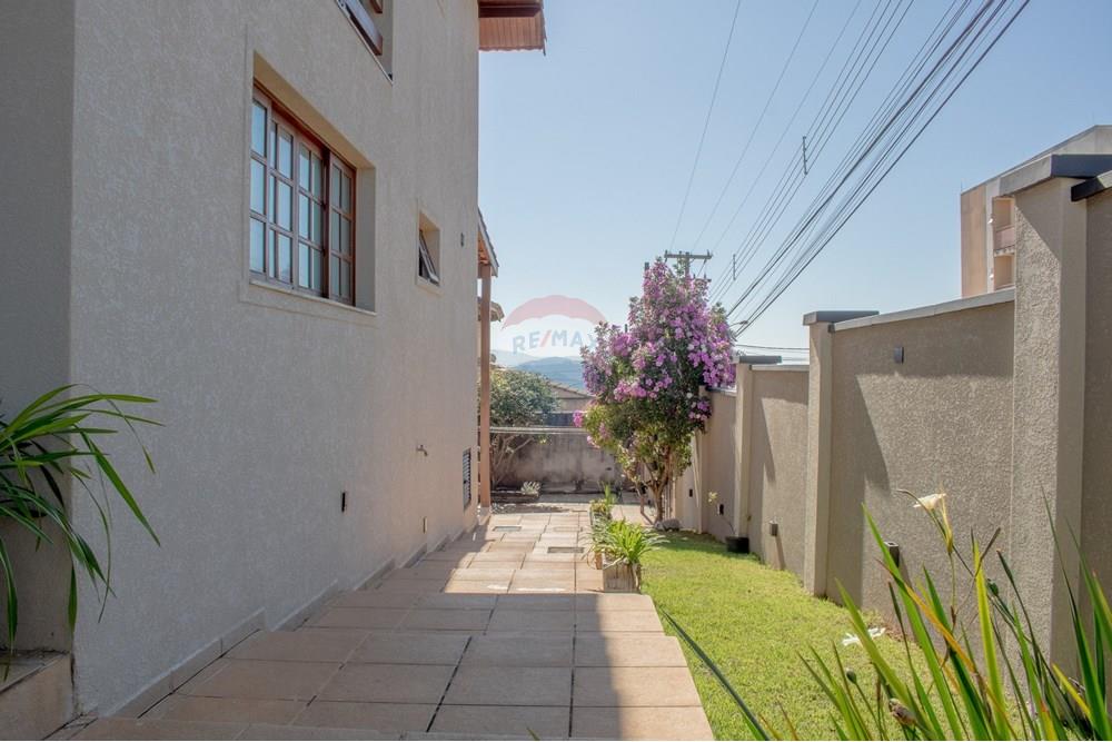 Sobrado - Venda - Atibaia , São Paulo - RINF-169.jpg - Jardim Interno - 690921092-15