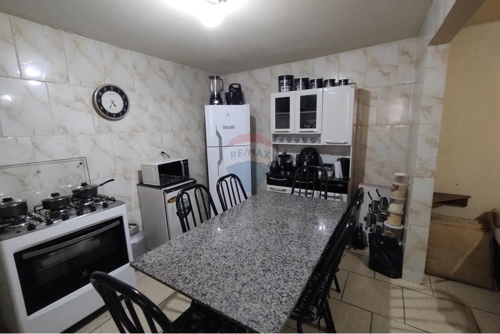 Casa à venda com 3 quartos, 324m² - Foto 16