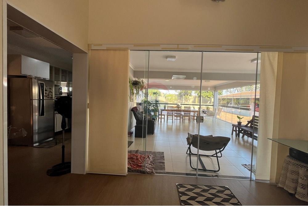 Chácara / Sítio / Fazenda - Venda - Cosmópolis , São Paulo - acesso sala de janta a varanda.JPG - 690511309-2