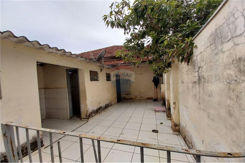 Casa - Venda - Piracicaba , São Paulo - Quintal Vista Edícula e Banheiro - Quintal - 690781032-400