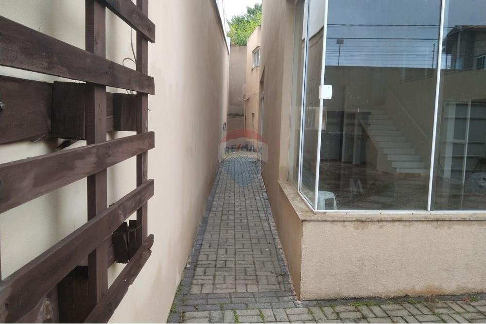 Sobrado - Alugar - Bragança Paulista , São Paulo - 1745618784144.jpg - Corredor - 690041127-60