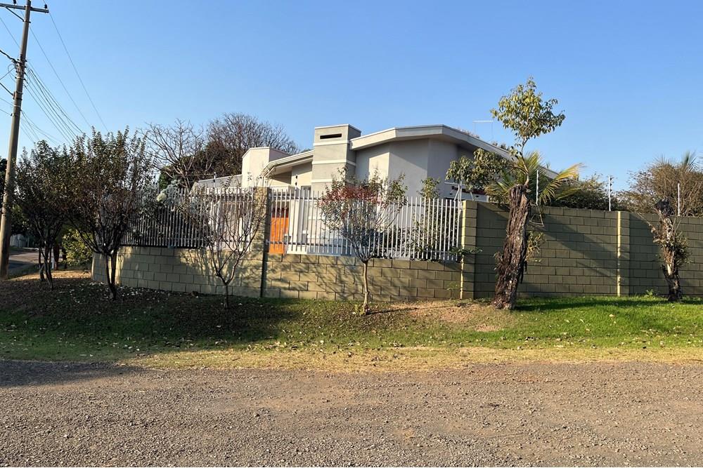 Chácara / Sítio / Fazenda - Venda - Cosmópolis , São Paulo - frente da casa 1.JPG - 690511309-2