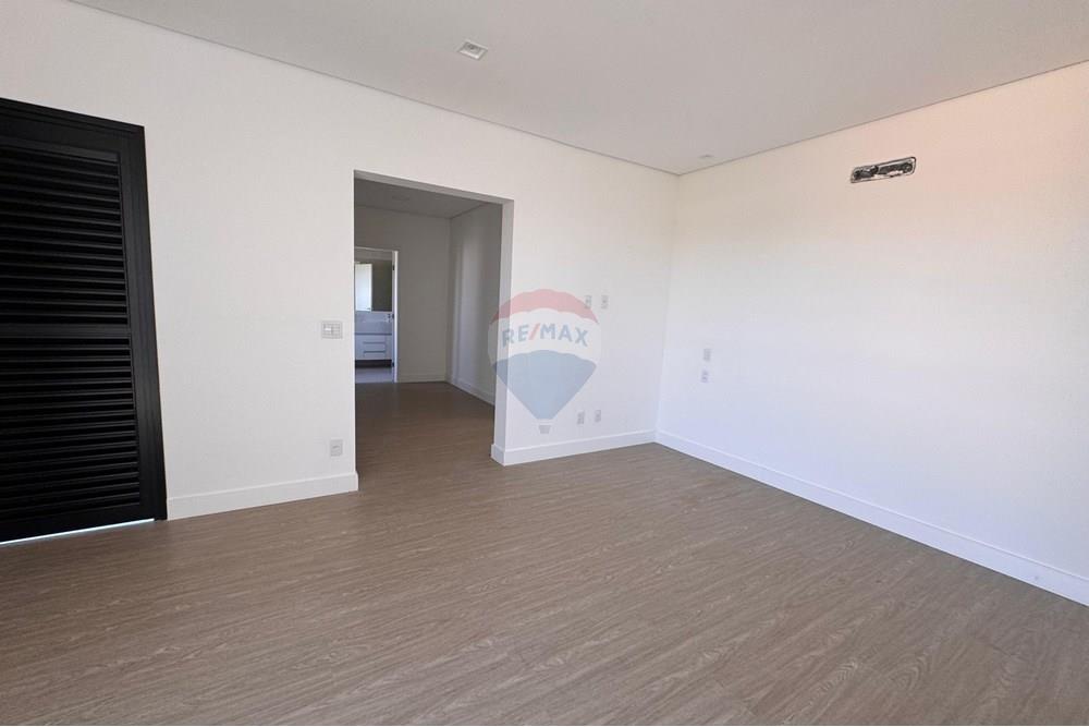 Casa de Condomínio - Alugar - Bragança Paulista , São Paulo - WhatsApp Image 2025-06-02 at 13.22.58 (1).jpeg - 690041052-94