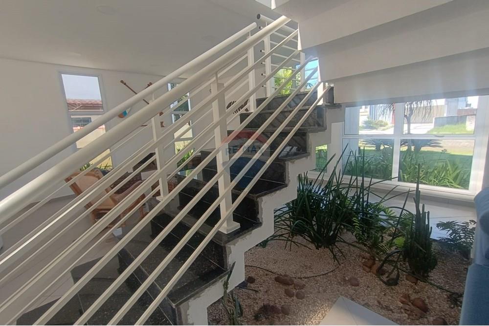 Casa - Venda - Bertioga , São Paulo - casa-com-6-suítes_a-venda-no-Indaiá-Bertioga-remax-690341032-30-corretor-Edivaldo-Santos-foto056.jpg - Jardim Interno - 690341032-30