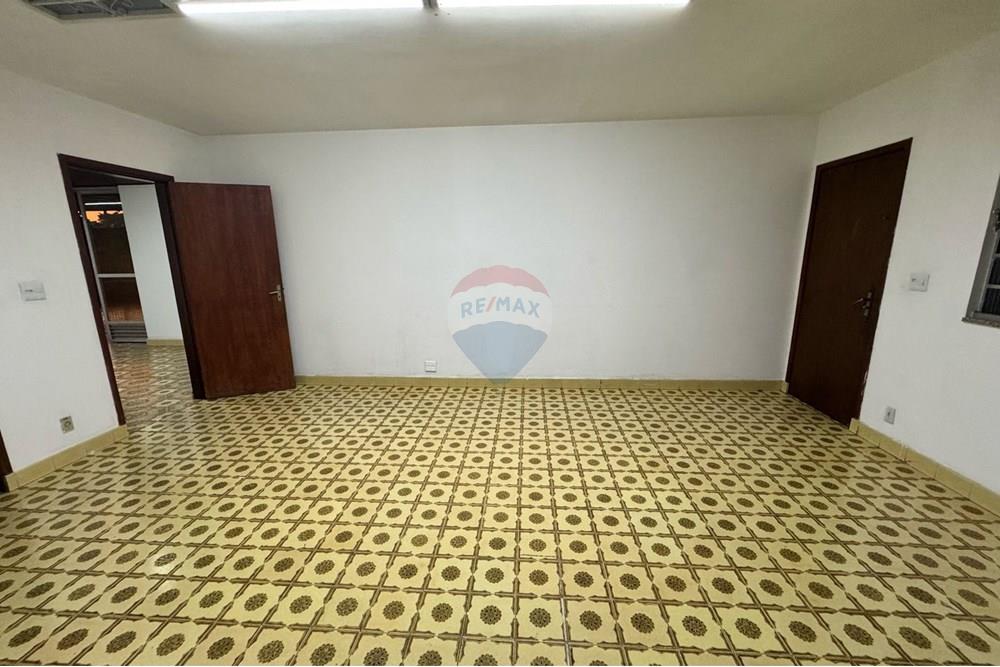 Casa Comercial - Alugar - Bragança Paulista , São Paulo - WhatsApp Image 2025-03-24 at 10.37.32 (2).jpeg - 690041127-26