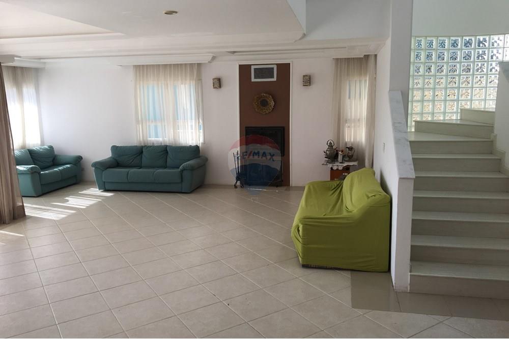 Casa de Condomínio - Alugar - Santana de Parnaíba , São Paulo - Sala da lareira.jpg - 690951039-14