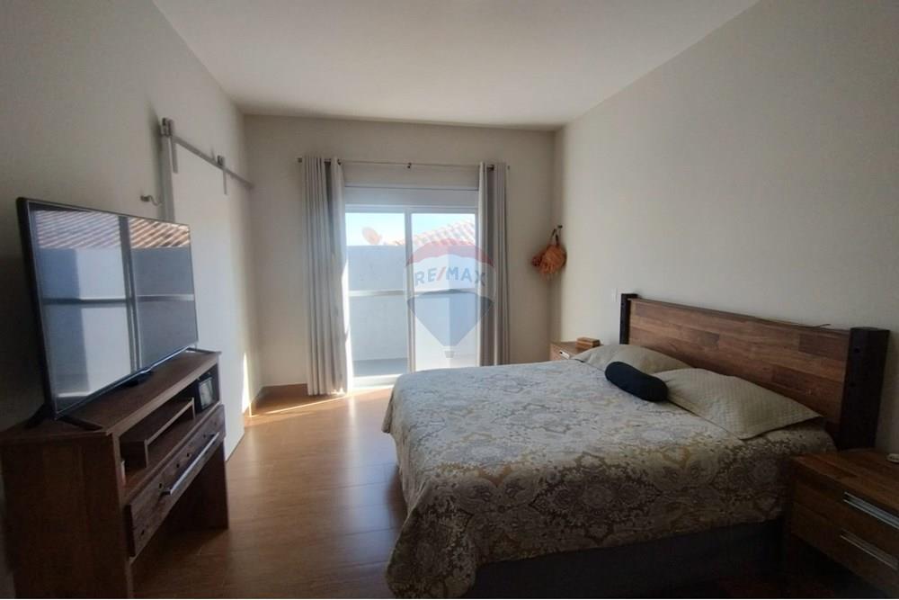 Casa de Condomínio - Venda - Bragança Paulista , São Paulo - Imagem do WhatsApp de 2025-07-14 à(s) 14.58.32_8d52b7fd Vica 32.jpg - Suite - 690041099-18