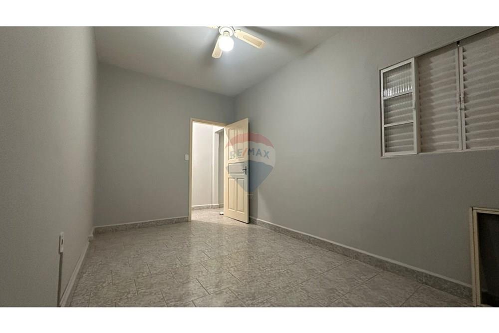 Casa para alugar com 2 quartos, 45m² - Foto 11