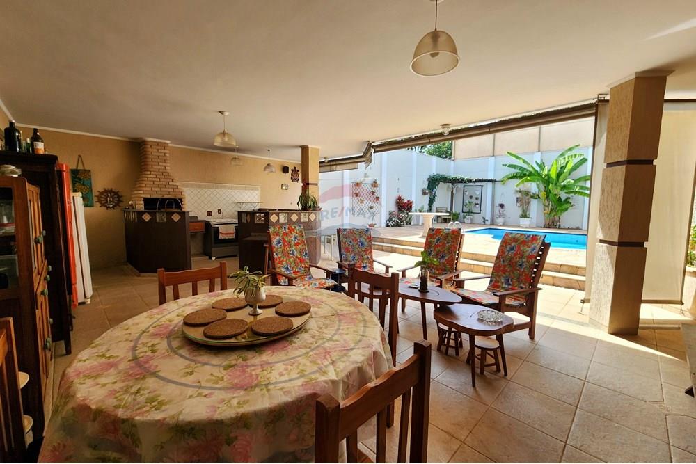 Sobrado - Venda - Araraquara , São Paulo - Fotos casa Miguel6.jpg - 690151059-24