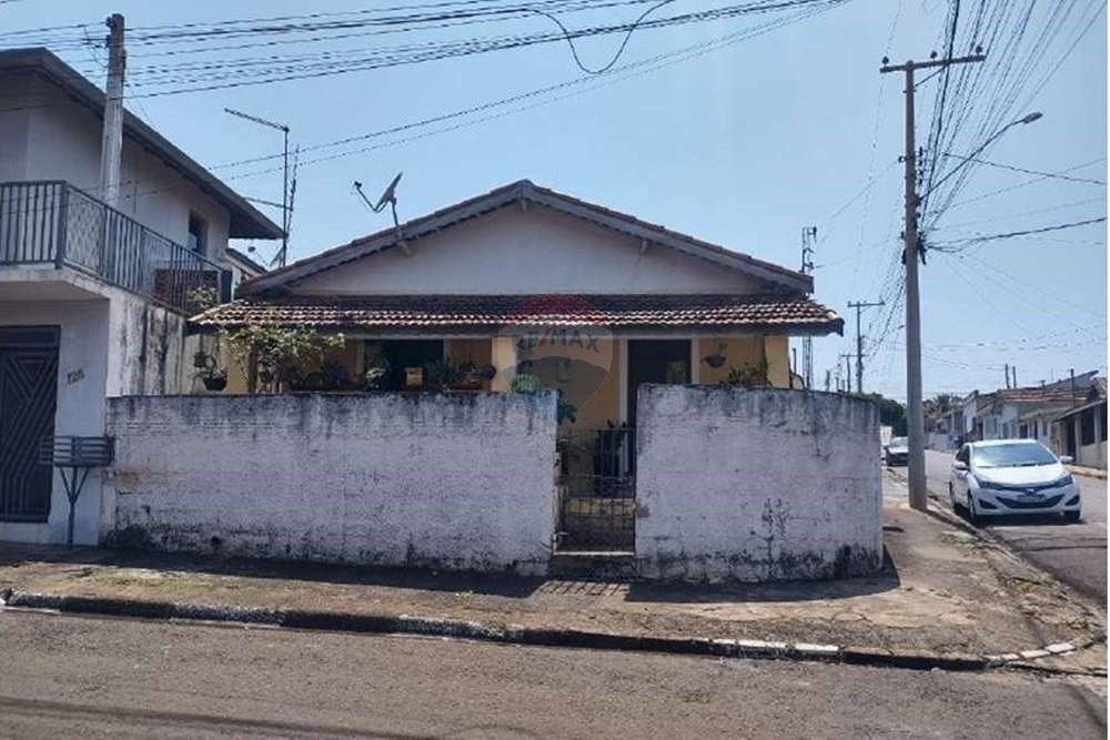 Casa à venda com 3 quartos, 98m² - Foto 1