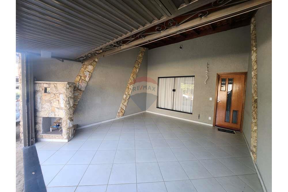 Casa à venda com 2 quartos, 117m² - Foto 3
